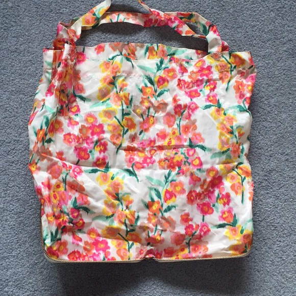 “C” foldable shopping bag - Picture 5 of 5